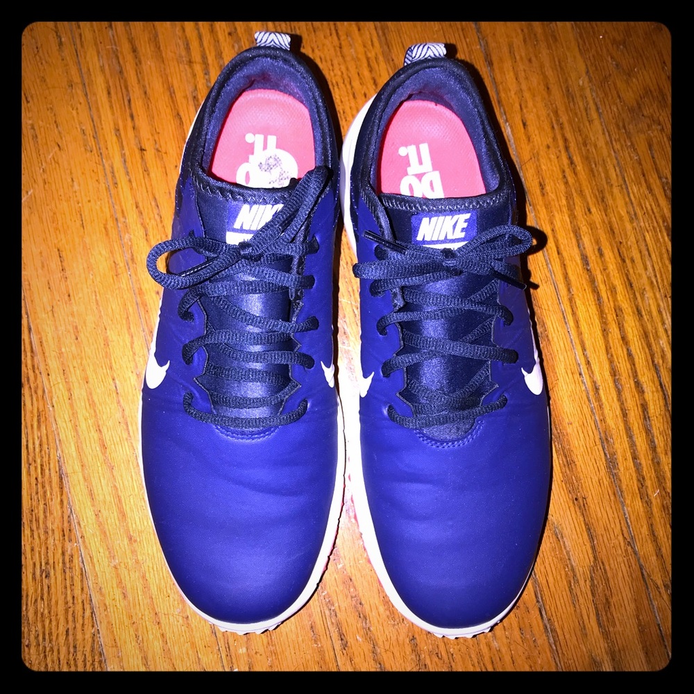 ✨NEW✨ Nike Navy Blue Sneakers!